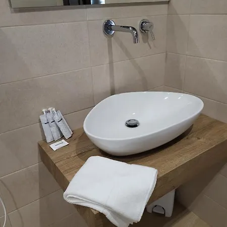 Bed & Breakfast La Cite Luxury 4*