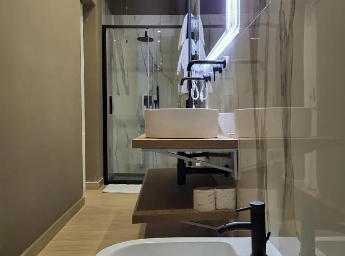 Bed & Breakfast La Cite Luxury 4*